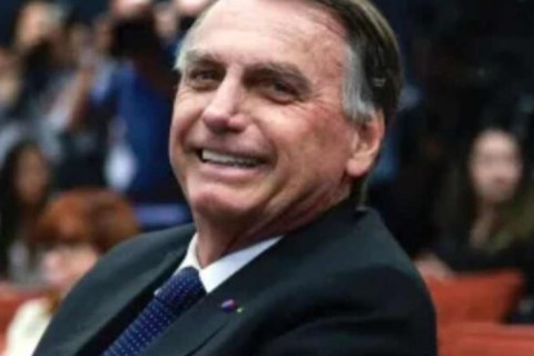 Bolsonaro abre 16 pontos sobre Lula, supera 40% e é o nome favorito para 2026
