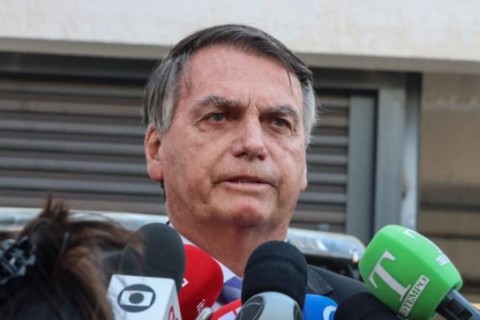 PF vê possibilidade de Bolsonaro pular muro de casa, diz colunista