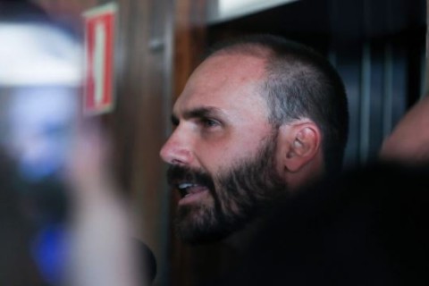 Processo de cassação de Eduardo Bolsonaro é arquivado no Conselho de Ética