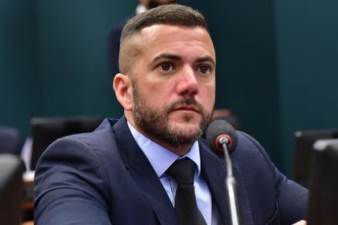 “Já temos 205 assinaturas para instalar CPMI do Banco Master”