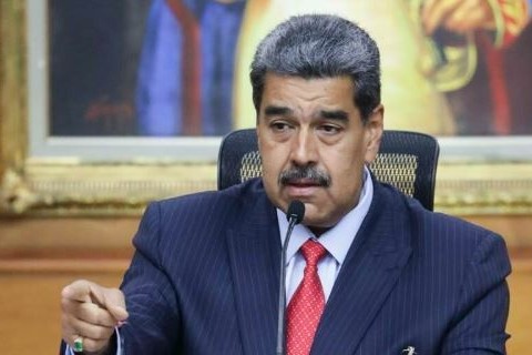 Maduro em desespero: Navios dos EUA “apontam” 1200 mísseis para a Venezuela