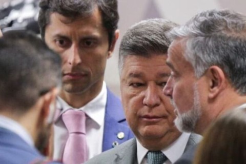 Bate-boca na CPMI: senadora da esquerda acusa presidente de “censura” e leva corte no microfone