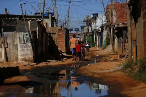 Aprovação despenca fora do Nordeste e expõe isolamento político do governo