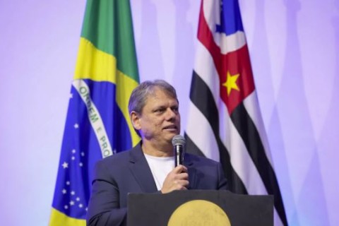 Tarcísio rompe o silêncio e desabafa: “Não conheço ninguém que ame mais este país que Bolsonaro”
