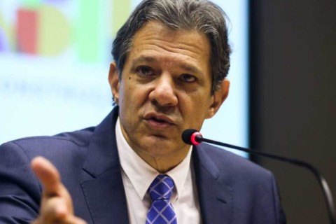 Após reunião no Congresso, Haddad descarta revogar aumento do IOF