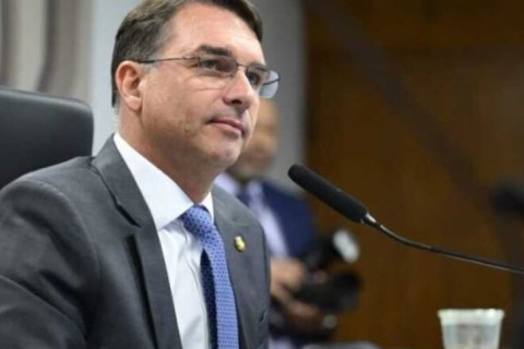 Brasileiros doam quase meio milhão para famílias de policiais mortos no RJ