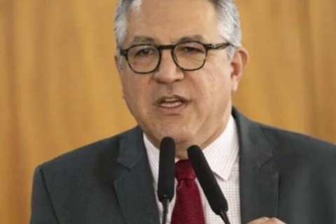 Ministro Alexandre Padilha gasta mais de R$ 70 mil em passagem aérea para a China