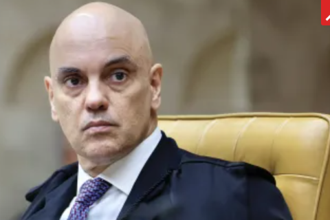 URGENTE: Moraes ordena retirada de deputados em frente ao STF e proíbe acampamentos