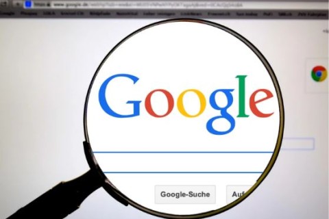 Google desafia Moraes e diz que não tem como entregar dados sobre "minuta do golpe"