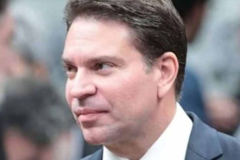 Condenado pelo STF e sob risco de prisão, Ramagem está fora do Brasil