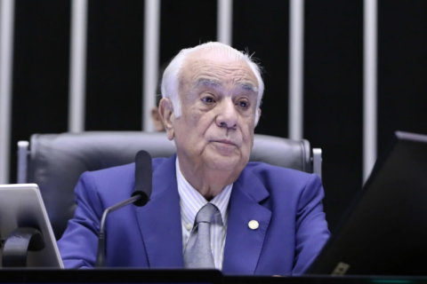 Deputado é expulso do PL após defender Moraes e criticar Trump