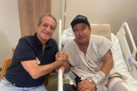 Magno Malta recebe a visita de Valdemar Costa Neto após passar por cirurgia