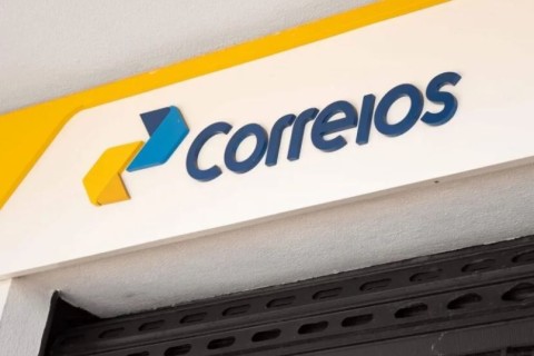 Correios vão demitir 15 mil e fechar mil unidades em reestruturação