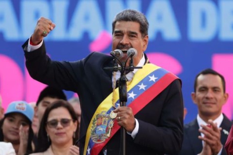 Maduro se prepara para confronto e acusa Trump de “ameaça” militar