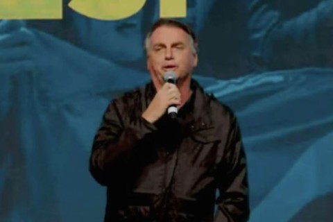 Bolsonaro rompe o silêncio e diz: “Querem minha cabeça, não a verdade”