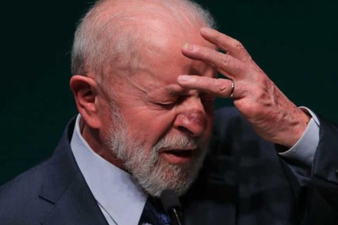 Ninguém aguenta mais Lula: Tarcísio cresce como nome forte da direita