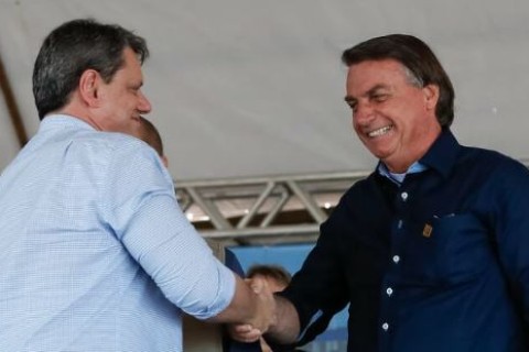 Bolsonaro elogia Tarcísio e fala em ‘aulas particulares’ de política