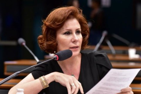 URGENTE: Zambelli é presa na Itália e aguarda decisão sobre extradição