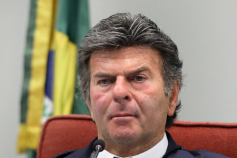 Fux se insurge novamente e julgamento é suspenso no STF