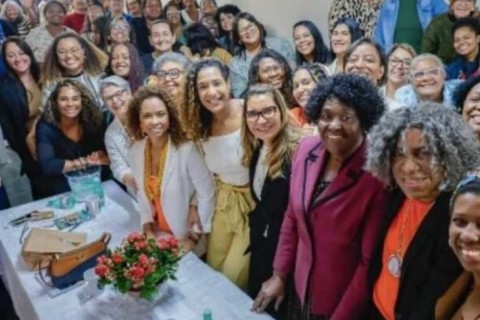 Um dia após ida a terreiro, Janja e ministra visitam igreja