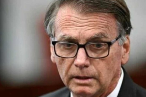 Deputado mineiro relata piora na saúde de Bolsonaro: ‘quadro sério de soluço’