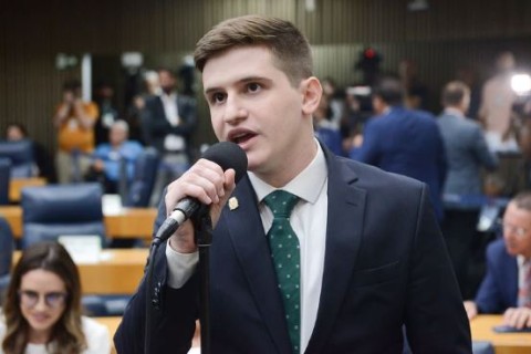Vereador mais votado de SP propõe 'intervalo bíblico' nas escolas municipais