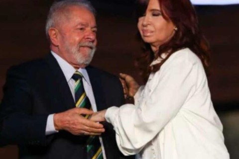 Planalto confirma que Lula vai visitar Kirchner em prisão domiciliar
