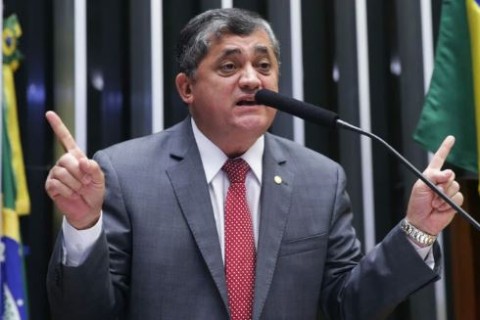 Lula ignora Congresso e apela ao STF para manter aumento de imposto