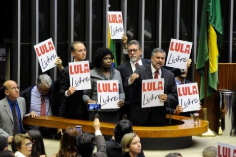 Esquerda já ocupou as Mesas da Câmara e do Senado em protestos