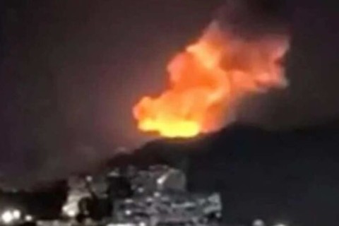 Explosões abalam Caracas e Venezuela acusa os EUA de ataque militar