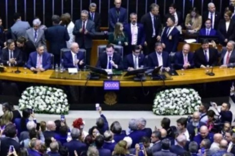 Líderes veem dificuldade em barrar anistia na Câmara