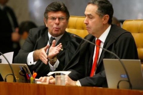 Barroso e Fux trocam acusações em sessão sobre novo imposto: “Não está sendo fiel aos fatos”