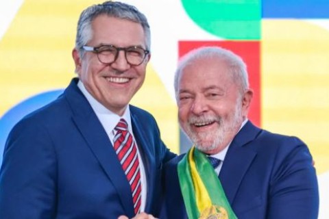 EUA anulam vistos da esposa e da filha do ministro petista Alexandre Padilha em nova investida contra vínculos com regime cubano
