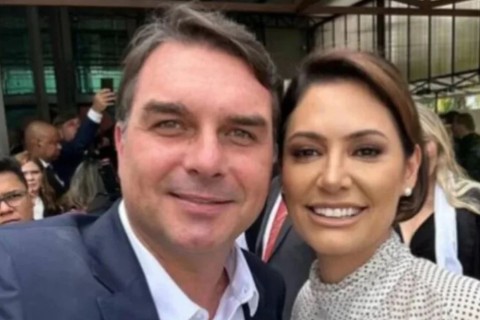 Michelle Bolsonaro declara apoio a Flávio e pede bênçãos para sua pré-candidatura à Presidência