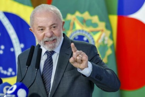 Lula perde o controle e chama Bolsonaro de "rato" e "fujão" em discurso oficial