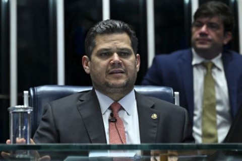 Senado quer legalizar cassinos e bicho em plena crise moral: “Tragédia humanitária”, alerta senador