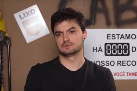 Felipe Neto apaga postagens contra Trump e agora aproveita férias nos EUA, internautas reagem