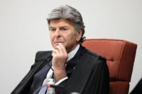 Fux expôs falhas no julgamento, e advogados de Bolsonaro cobram respeito às regras