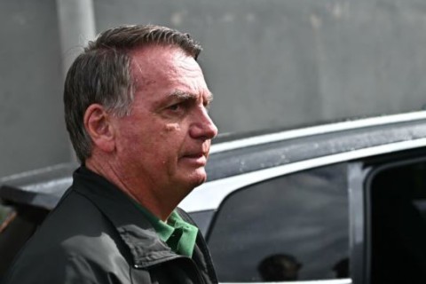 Bolsonaro é diagnosticado com câncer de pele, confirma médico
