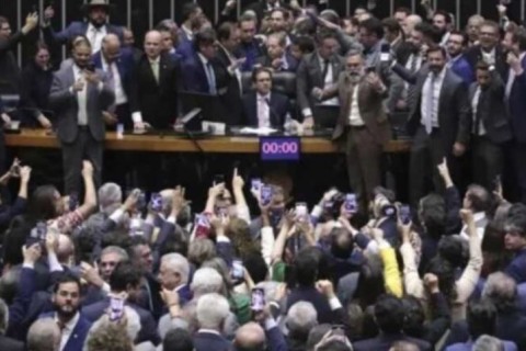 Câmara aprova urgência e acelera PL da Anistia