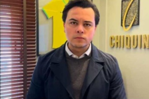 Parente de autoridade brasileira teria falsificado registro de Filipe Martins, diz Chiquini