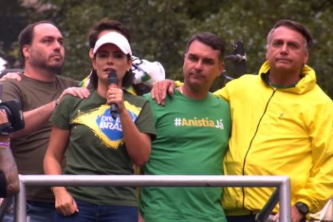 Michelle Bolsonaro na Paulista: multidão vai às ruas por anistia e liberdade para Jair Bolsonaro
