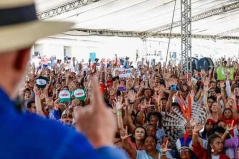Lula ironiza Trump em tom de desafio: “Se ele estiver trucando, vai tomar um seis”