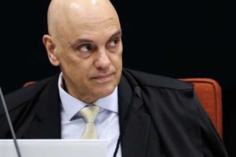 Moraes determina prisão definitiva de Zambelli e comunica Câmara