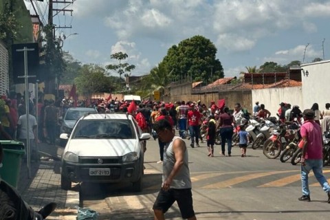 MST invade Prefeitura de Parauapebas, depreda patrimônio e agride jornalistas