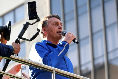 Jamais passaria a faixa para um ladrão": Bolsonaro rompe o silêncio e denuncia perseguição política