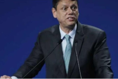 Tarcísio de Freitas Exige Fim da Polarização e Defende Mudança Radical para o Brasil