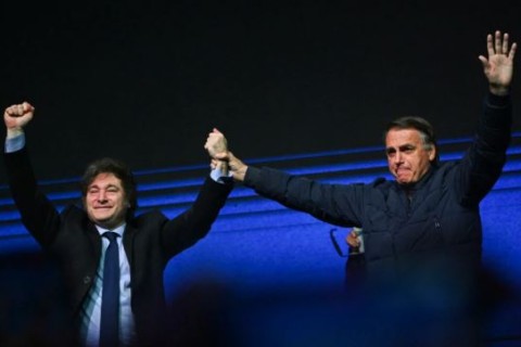 PF acusa Bolsonaro de planejar “asilo político” na Argentina em meio à perseguição judicial