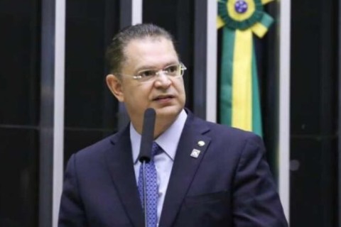 Líder do PL na Câmara diz ter maioria dos deputados para pautar anistia