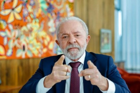 Lula afirma que só não disputa eleição se saúde falhar ou surgir “alguém melhor”